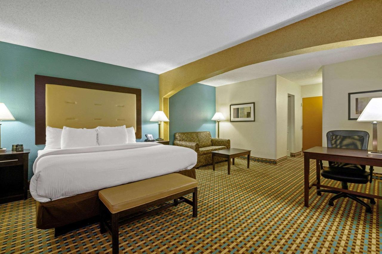 La Quinta Inn By Wyndham Columbia Se Fort Jackson Exteriör bild